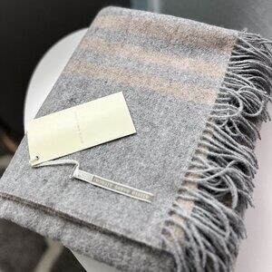 Alicia Adams Alpaca Boulder Throw - Light Grey/Light Taupe